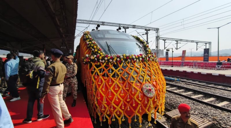 वंदे भारत स्लीपर में दिल्ली से काशी तक का कितना होगा किराया? दिल्ली–कानपुर और कानपुर–वाराणसी का भी जानिए संभावित टिकट प्राइस वंदे भारत स्लीपर में दिल्ली से काशी तक का कितना होगा किराया? दिल्ली–कानपुर और कानपुर–वाराणसी का भी जानिए संभावित टिकट प्राइस